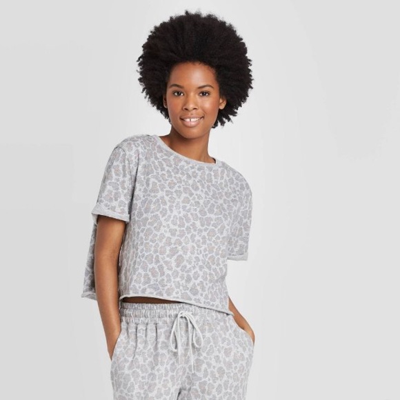 Colsie Tops - Colsie Womens Leopard Lounge Crop Top